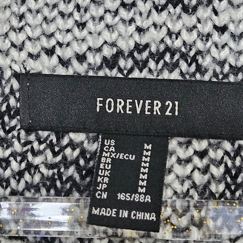 Forever 21 Black and White Animal Print Sweater Oversized Mock Neck Medi… - Picture 3 of 9